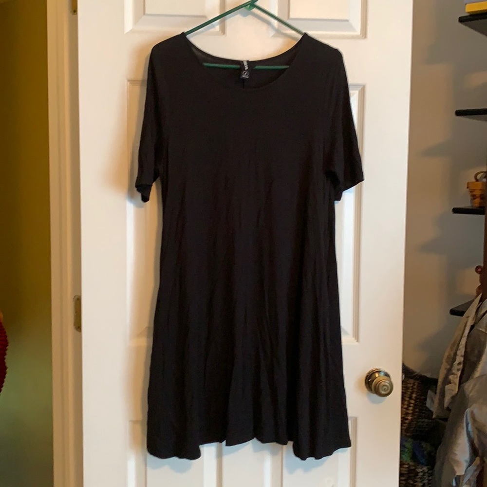 Agnes and Dora Black Short Sleeved Tunic Dress with Pockets Size L